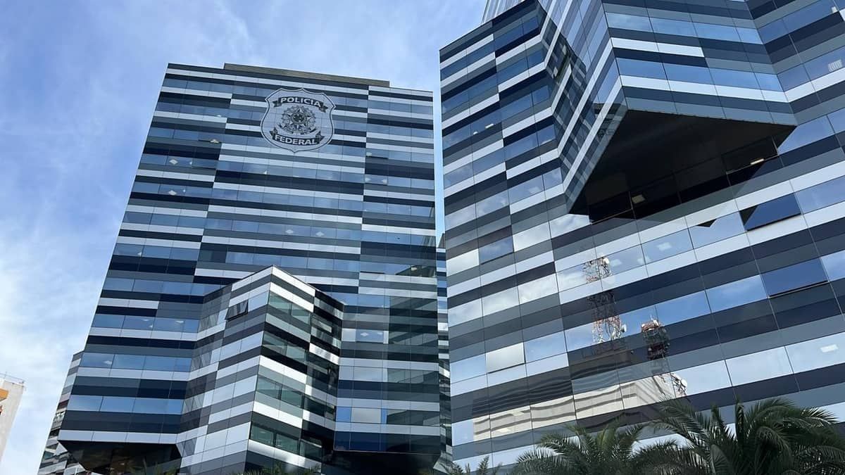 Polícia Federal prende hacker suspeito de invadir sites do governo federal e do governo dos EUA 