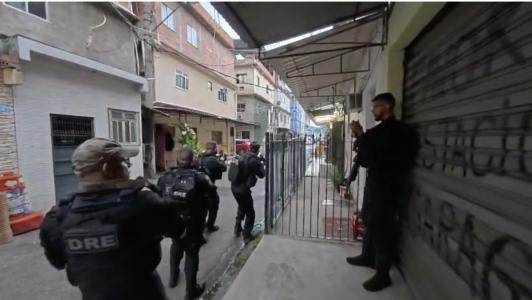 Operação da Polícia Civil mira esquema de tráfico por 'delivery' no Complexo da Maré