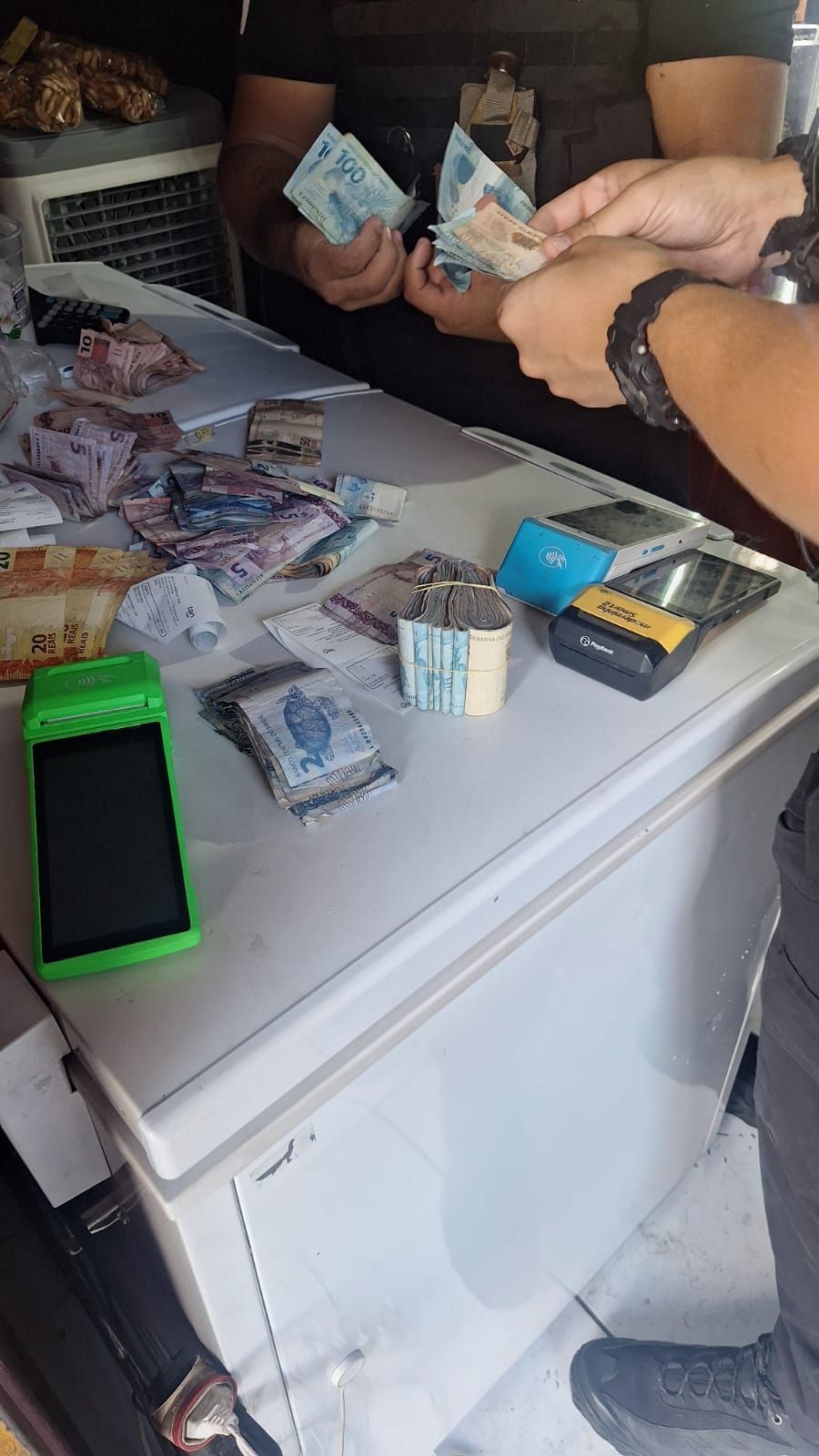 Operação integrada cumpre cinco mandados e combate governança criminosa em Montes Claros