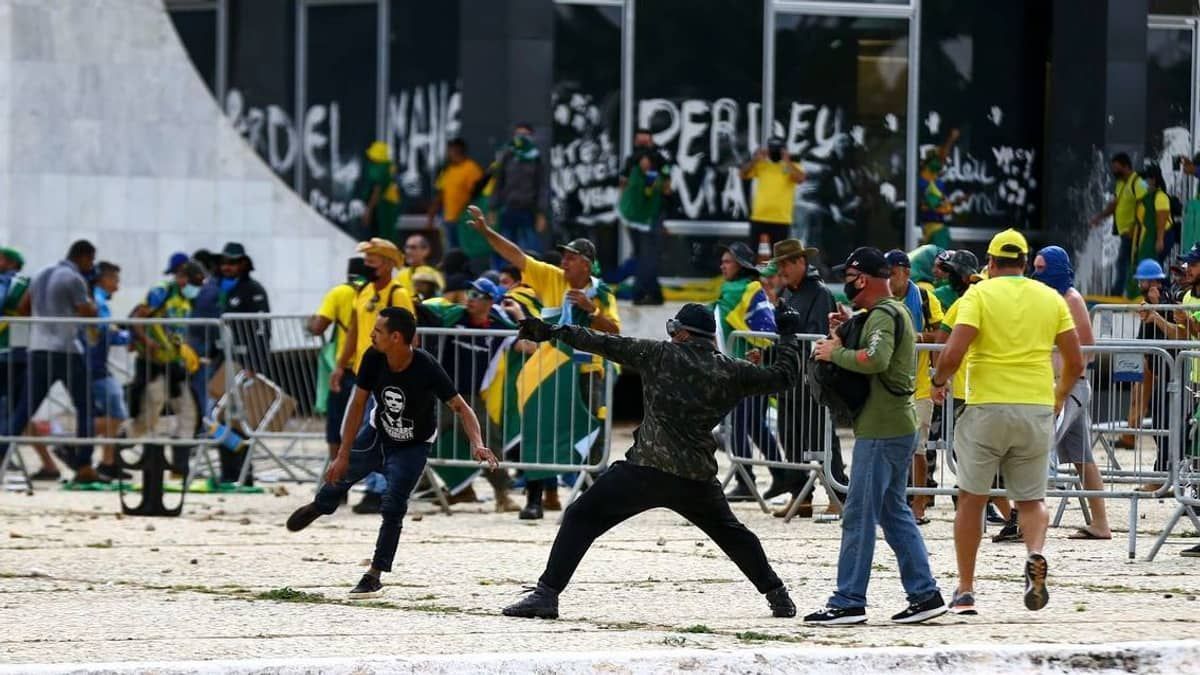 PF faz operação 'Lesa Pátria' e prende suspeitos de atos de vandalismo