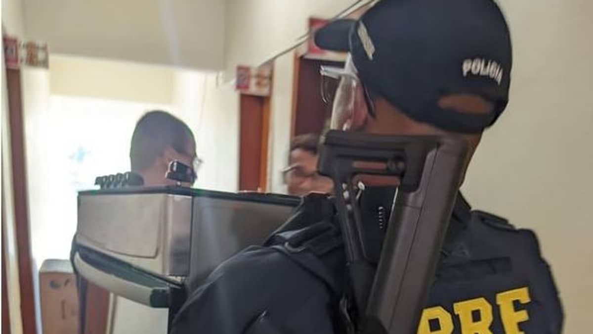 Polícia prende integrantes de quadrilha suspeita de roubo de carga nas rodovias BR-116 e BR-251 