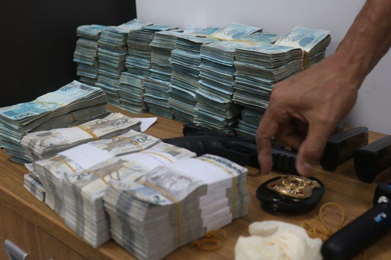 PF investiga prefeito de Belém por suspeita de compra de votos
