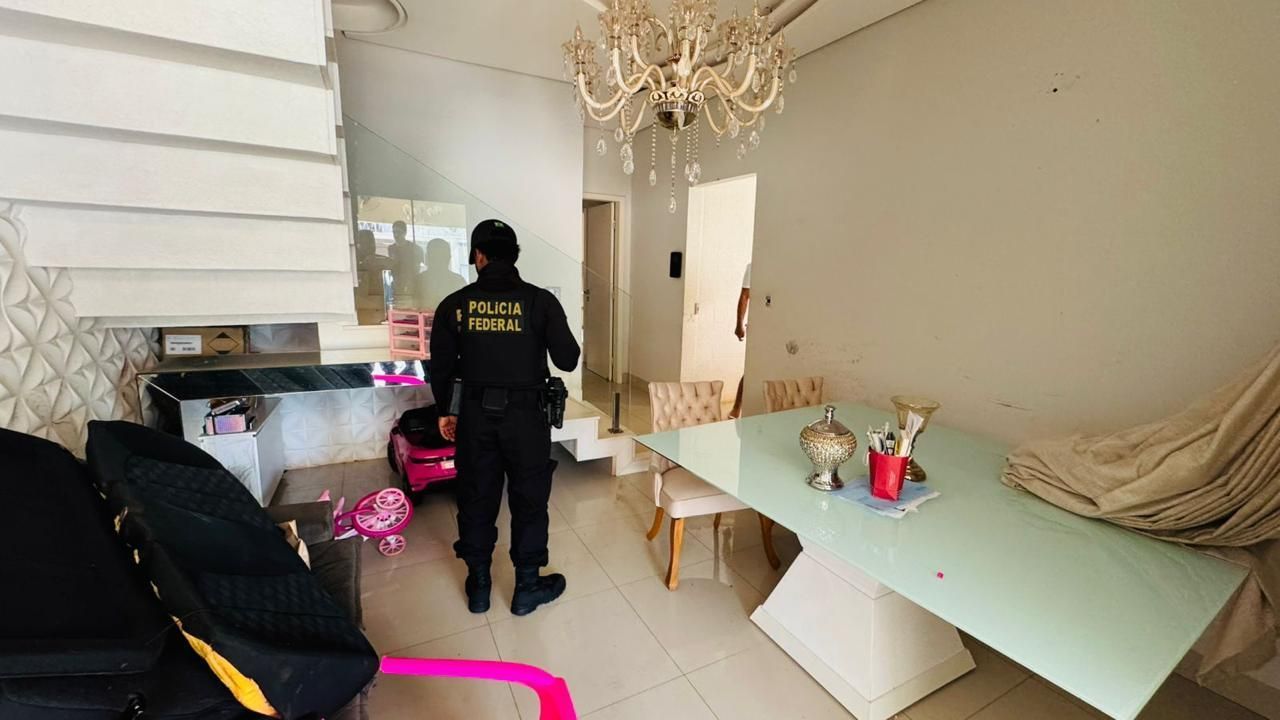 PF desarticula quadrilha de contrabando e bloqueia R$ 3,6 milhões em bens