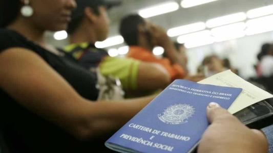 Operador de telemarketing é o cargo com mais vagas disponíveis