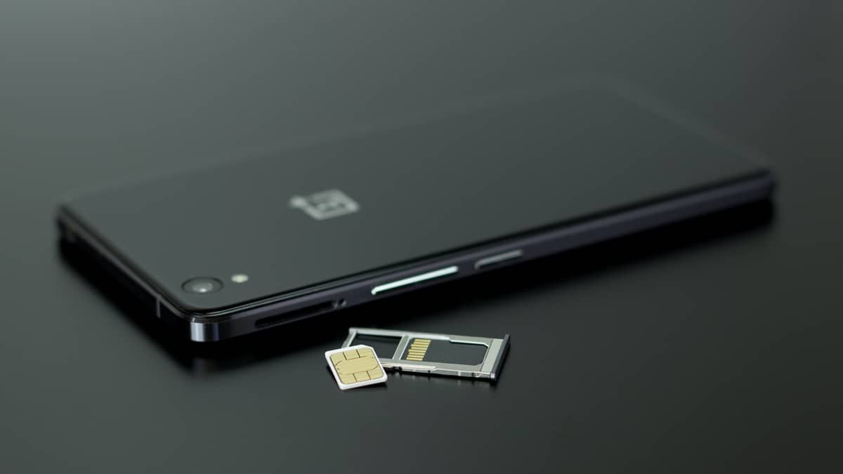 Operadora de celular é multada em R$1,9 milhão por cobrança indevida