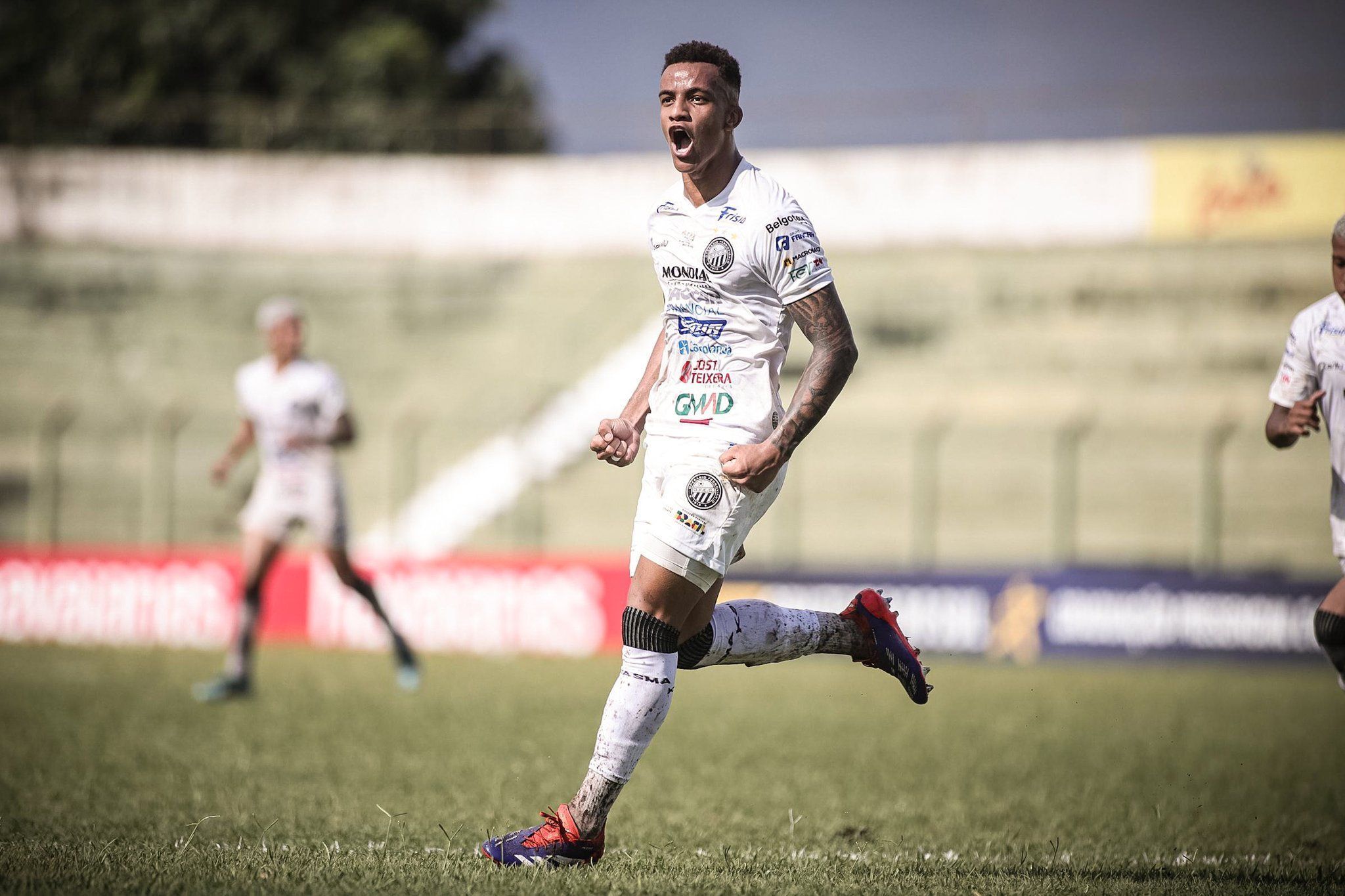 De virada, Operário vence Santa Cruz e se classifica na Copinha