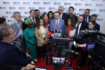 Deputados do bloco de oposição a Romeu Zema (Novo) na Assembleia Legislativa de Minas Gerais