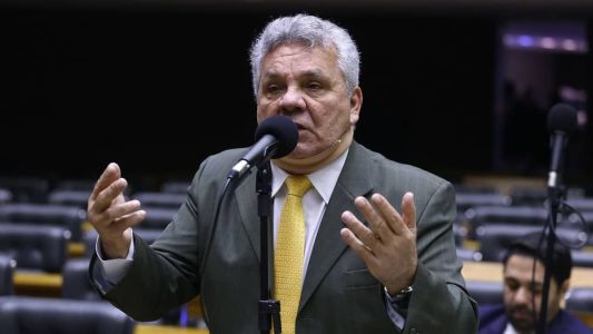 Oposição no Congresso se desentende sobre decreto de armas editado por Lula.