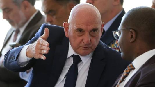 Oposição protocola queixa-crime no Ministério Público contra ex-ministro Gonçalves Dias.
