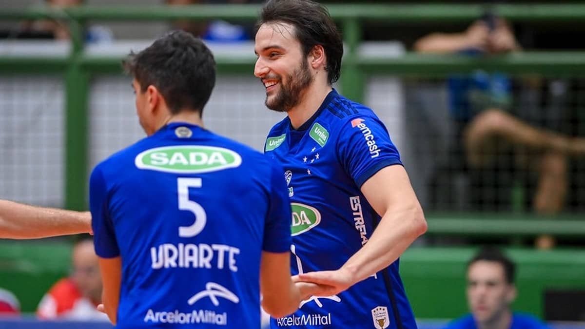 Oppenkoski ganha chance como titular e se destaca em vitória do Cruzeiro