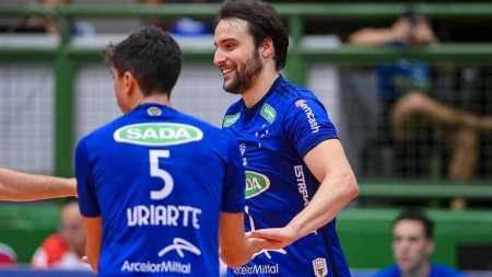 Oppenkoski anotou 13 pontos na vitória do Cruzeiro diante de Monte Carmelo