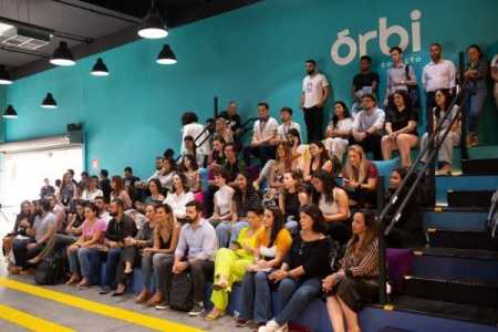 Arqubancada cheia durante um evento da órbi conecta