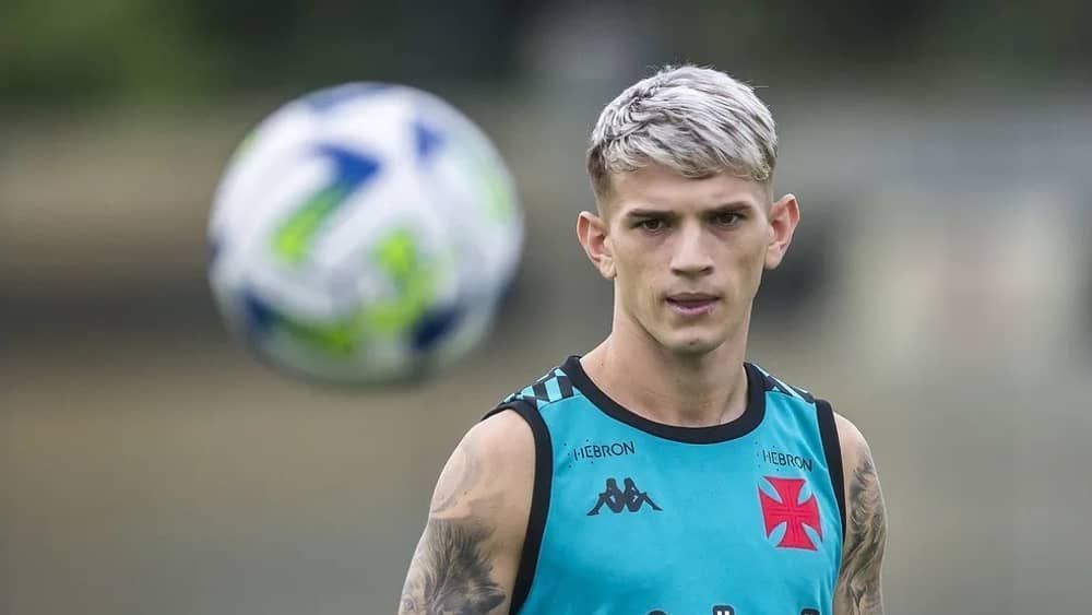 Orellano tem fratura na mão e vira dúvida no Vasco contra o Cruzeiro