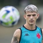 Orellano tem fratura na mão e vira dúvida no Vasco contra o Cruzeiro