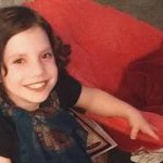 Órfã, que fingia ser criança de seis anos, é acusada de tentar matar a família adotiva