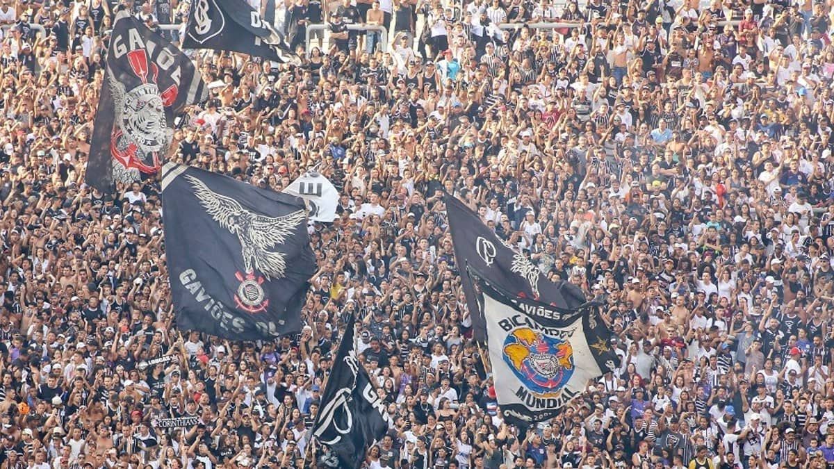 Organizadas do Corinthians convocam protesto na porta do CT