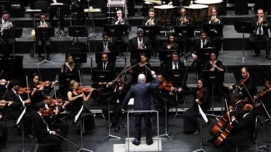 Orquestra Sinfônica de Minas Gerais e Maestro Roberto Tibiriçá