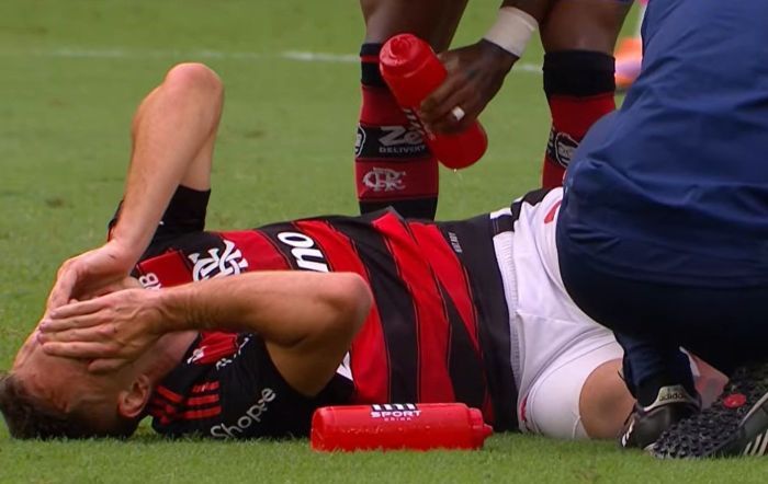 Léo Ortiz sente dores e é substituído em Flamengo x Palmeiras, pelo Brasileirão 2025 Léo Ortiz sente dores e é substituído em Flamengo x Palmeiras, pelo Brasileirão 2025