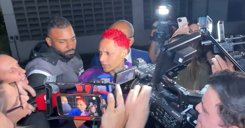 Rapper Oruam passa por audiência de custódia e continuará preso
