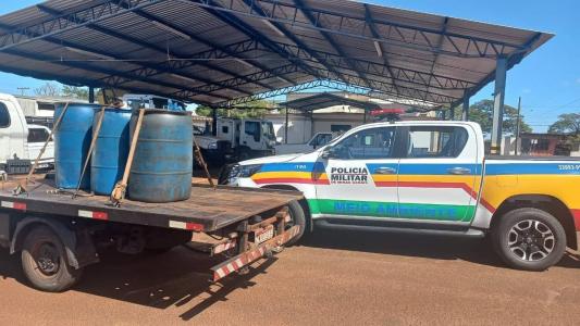 Os 600 litros de óleo diesel eram armazenados de forma irregular, trazendo risco ao meio ambiente