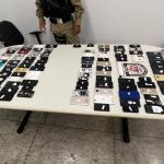 Polícia recupera mais de 100 celulares em loja de shopping popular em BH