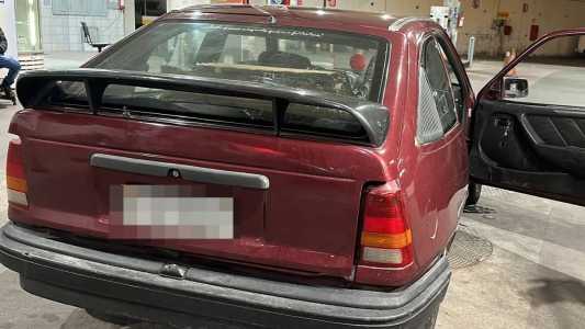 Os criminosos usaram um carro modelo Cadete para fugir