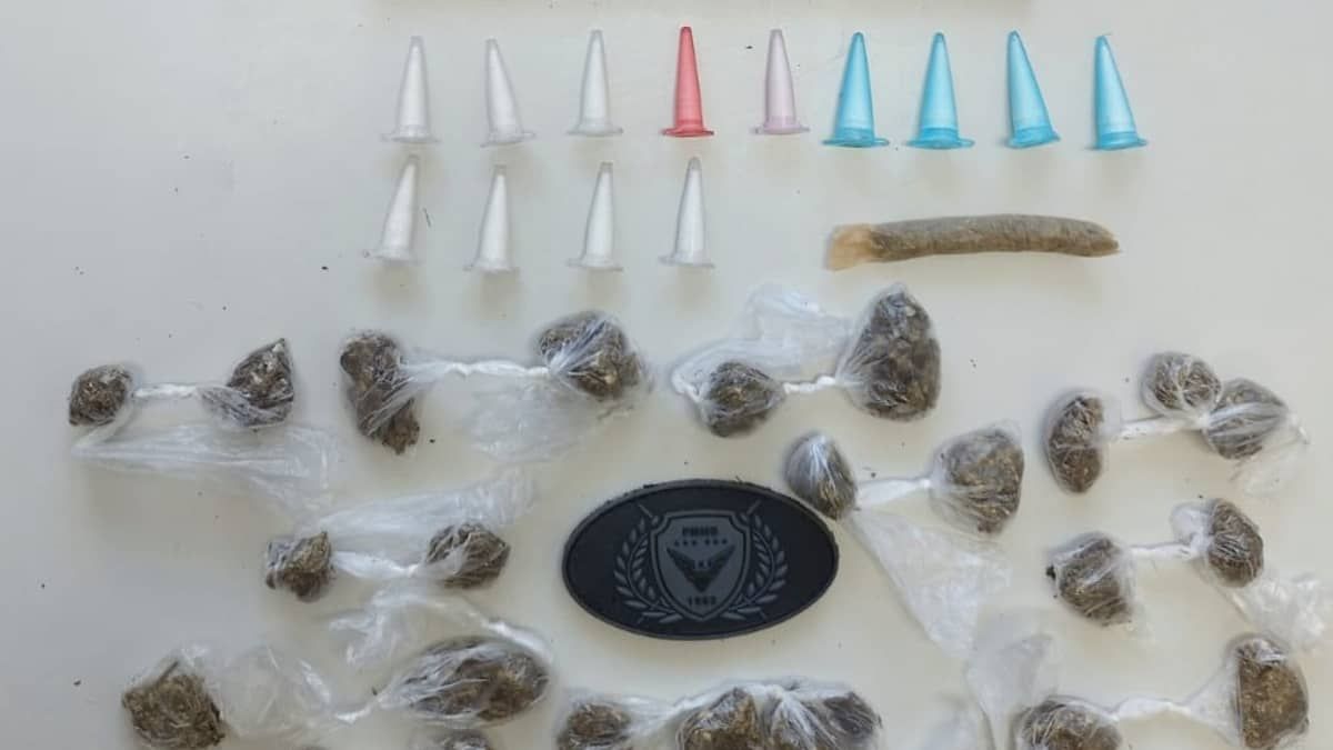 Polícia detém dois homens suspeitos de traficar drogas durante Carnaval na Praça da Estação