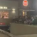 Taylor Swift: fãs relatam arrastões na saída do estádio; veja vídeo