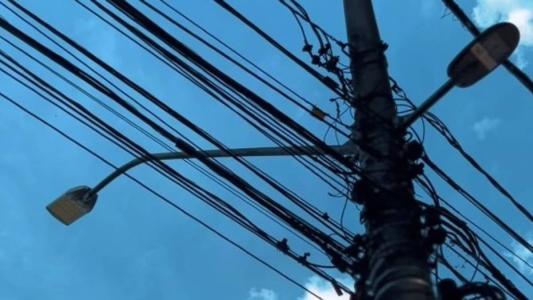 Os furtos prejudicam a iluminação pública na cidade