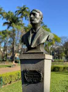Os guardiões silenciosos da Praça da Liberdade