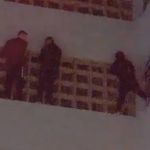 Homens escalam prédio para pichar, um passa mal e trio é preso após resgate em Curitiba