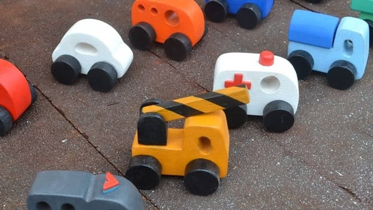 Mais de 6 mil brinquedos produzidos por detentos são doados para crianças de Minas