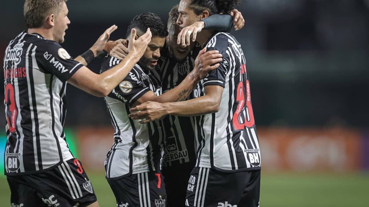Atlético cumpre promessa e quita salários com elenco