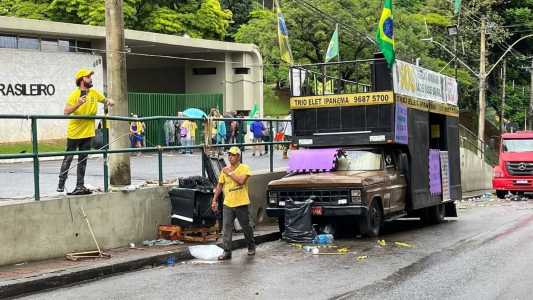Os manifestantes roubavam energia de postes da Cemig para abastecer o acampamento, especialmente o carro de som