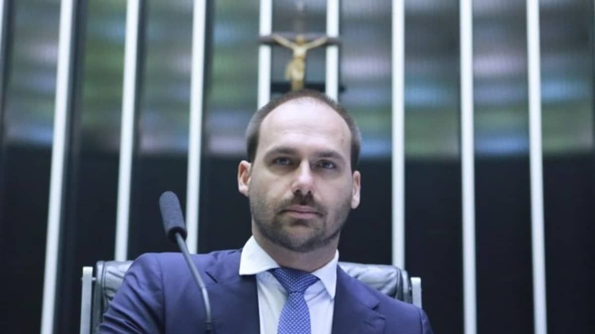 Eduardo Bolsonaro vira réu no STF por difamação contra Tabata Amaral