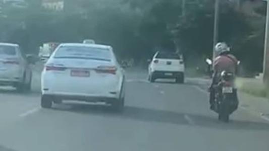 Os motoristas se desentenderam após desentendimento