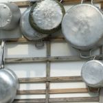 Polícia confisca panelas no sul da França para silenciar protestos contra o presidente