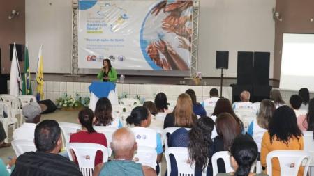 Os participantes puderam assistir a palestra da psicóloga e secretária municipal de Assistência Social de Ipatinga Jany Mara Bartolomeu Félix do Nascimento