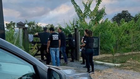 Os policiais se deslocaram ao local informado pelo autor do homicídio para identificar o corpo