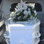 Ex-proprietária de funerária pega 20 anos de prisão por vender partes de corpo no Colorado