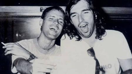 Os roqueiros Cazuza e Lobão foram parceiros de música e de farra nos anos 1980 e estiveram juntos no velório de Júlio Barroso