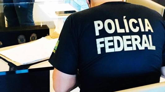 Os suspeitos foram presos em flagrante dentre de uma agência bancária