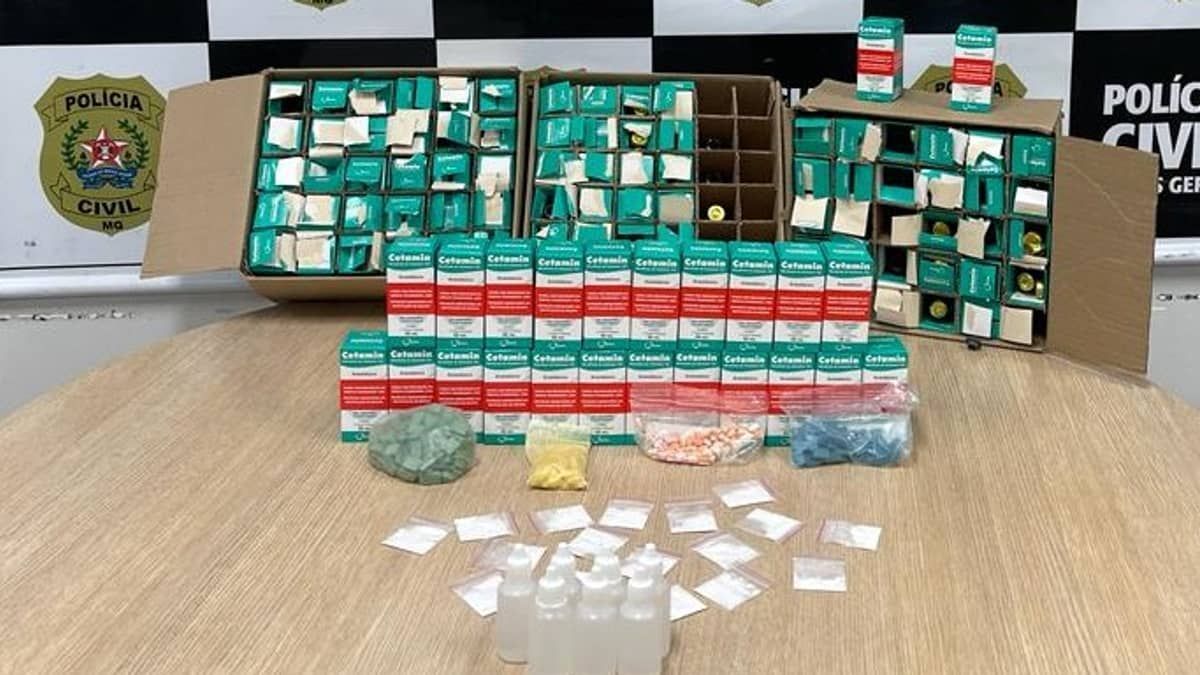 Policiais apreendem carga de drogas em casa utilizada para prostituição, em BH