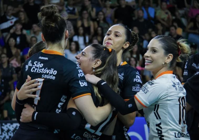 Em casa, Osasco vence Flamengo pelas quartas de final da Superliga Feminina