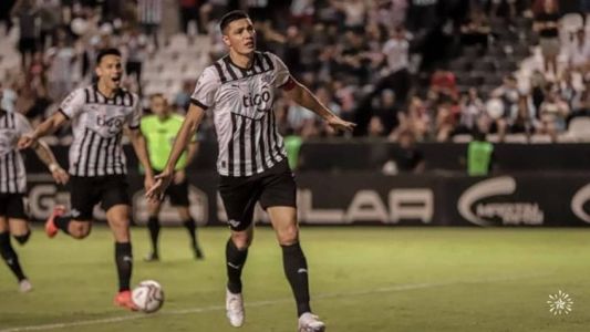 Óscar Cardozo marcou quatro gols na goleada do Libertad sobre o Cerro Porteño