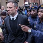 Ex-campeão paralímpico sul-africano tem pedido de liberdade negado e continua preso