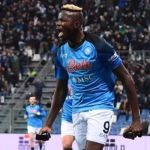 Líder isolado no italiano, Napoli vence Sassuolo no jogo 1000 do técnico Spalletti