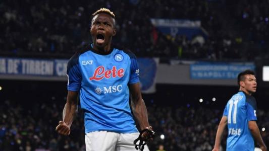 Osimhen marcou um golaço para abrir o placar para o líder Napoli
