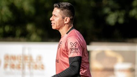 Osvaldo, atacante do Vitória