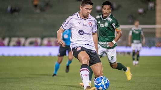 Osvaldo, atacante do Vitória